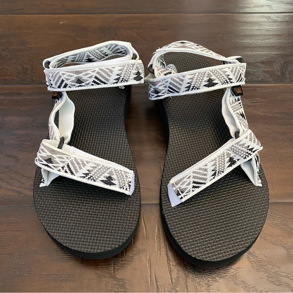 New in the box Teva BWGR original universal strap aztec pattern sandals 7